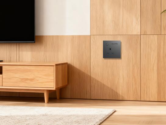 Smart Outlet with Type C / Socket UK-MEC-A